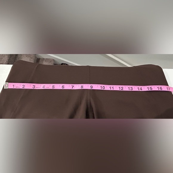 Danskin HR Tights with Reflective Dots and Pockets.  Color-Espresso Brown - Picture 8 of 8